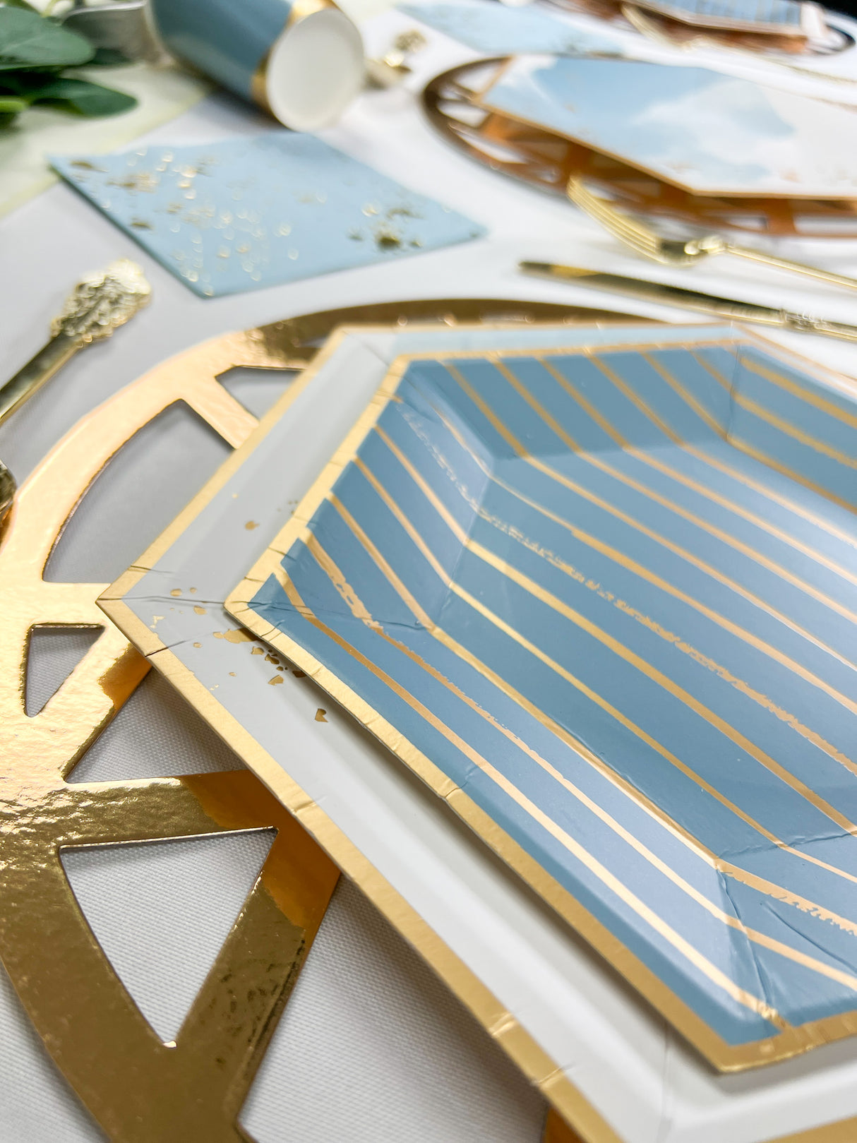 GOLDEN BLUE HUE PARTY SET